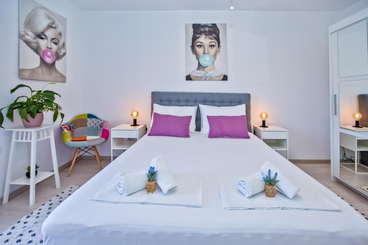 Apartments And Rooms Marija Хвар Экстерьер фото