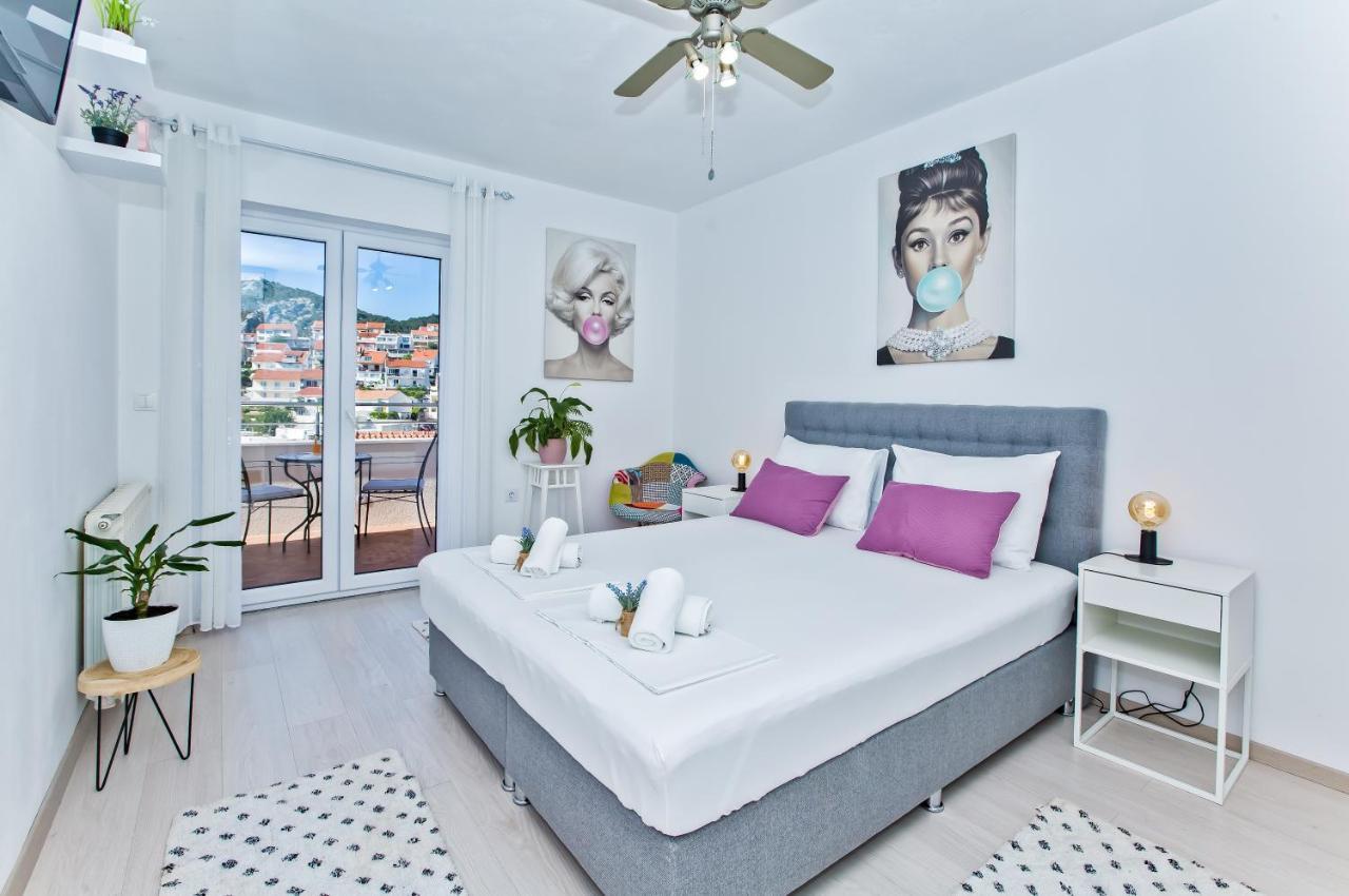 Apartments And Rooms Marija Хвар Экстерьер фото