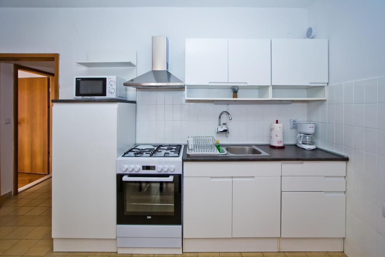Apartments And Rooms Marija Хвар Экстерьер фото