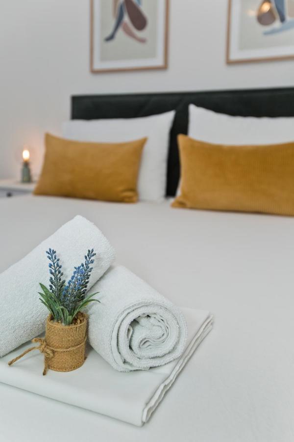 Apartments And Rooms Marija Хвар Экстерьер фото