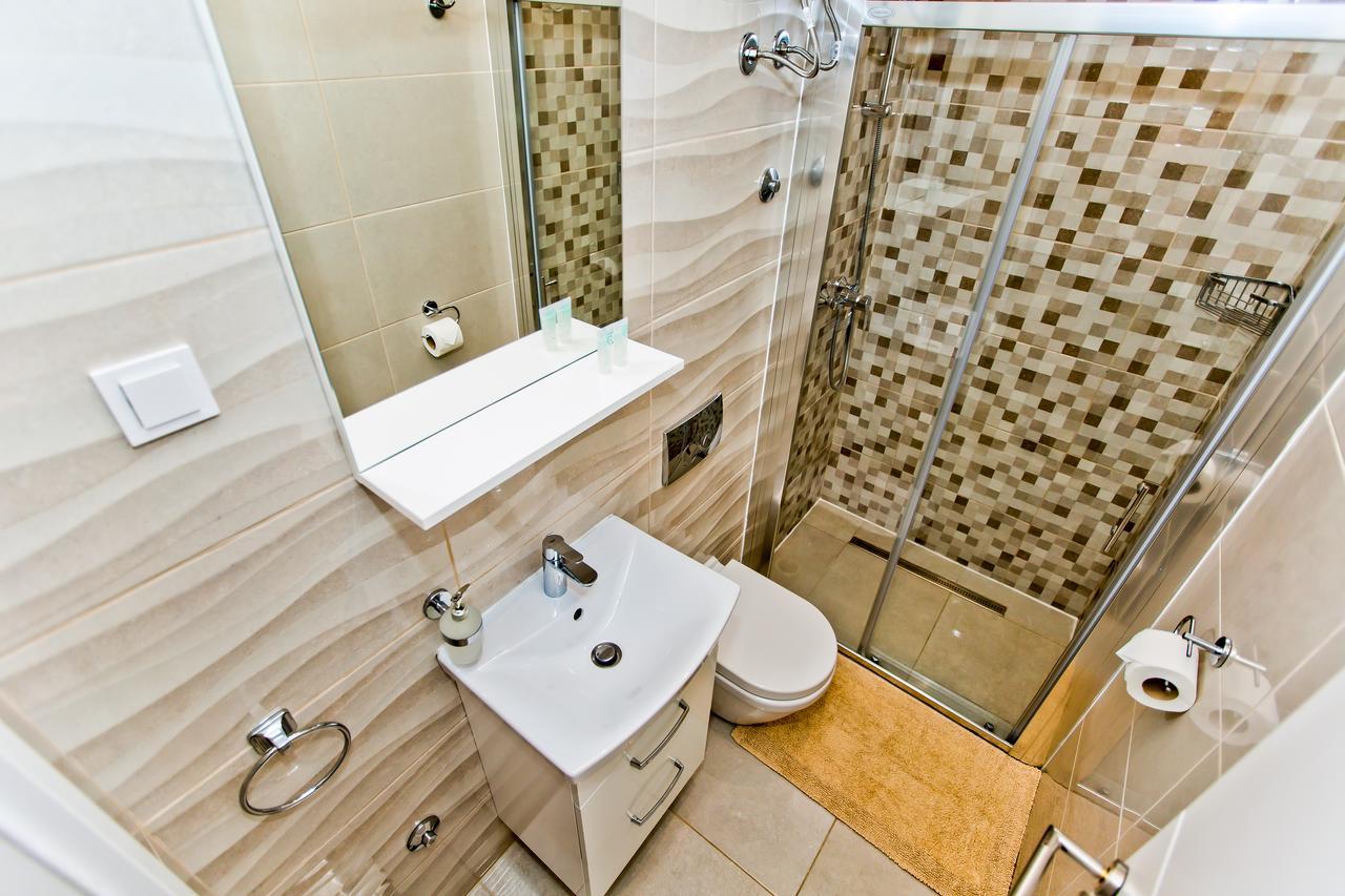Apartments And Rooms Marija Хвар Экстерьер фото